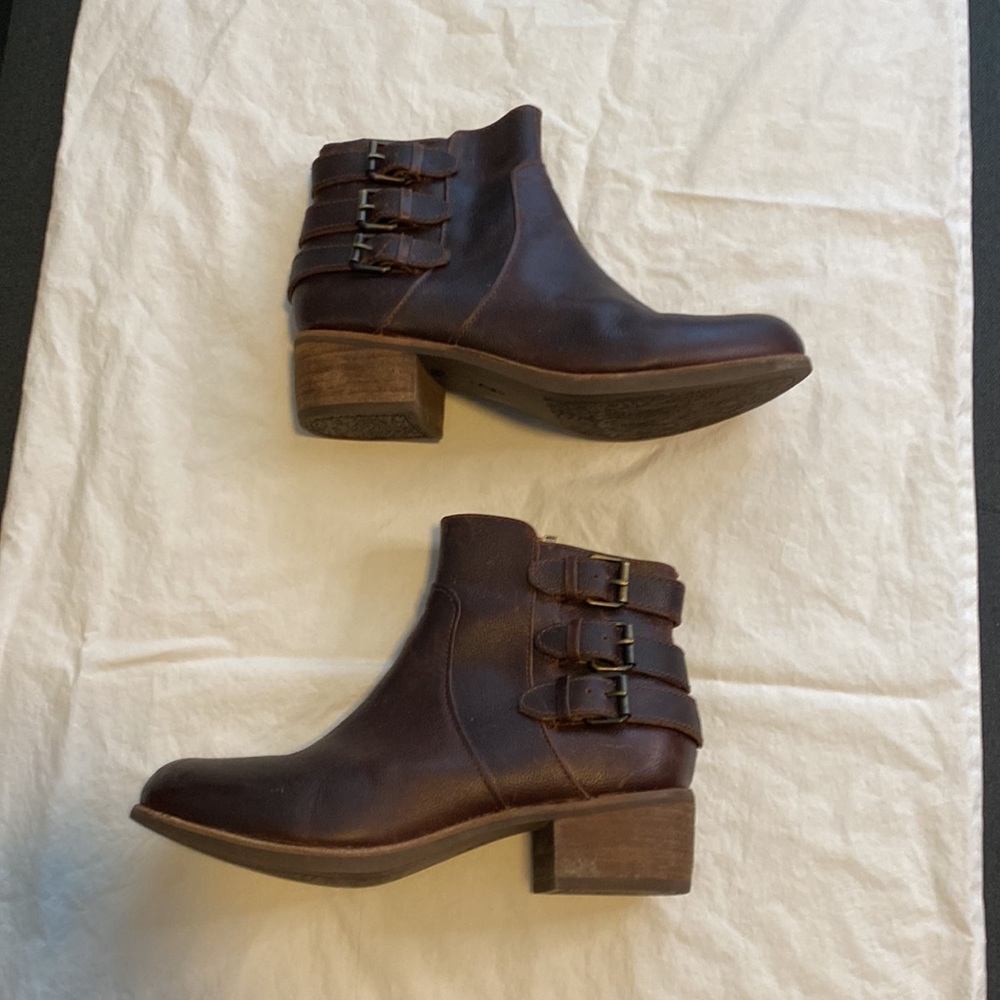 NWOT original UGG Orion Buckled Zip-Up Booties ⚡️ Brown Leather Womens size 8 ⚡️